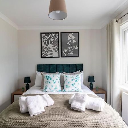 Spacious Sea View 2 Bedroom Sleeps 6-Free Parking Bournemouth Exterior photo